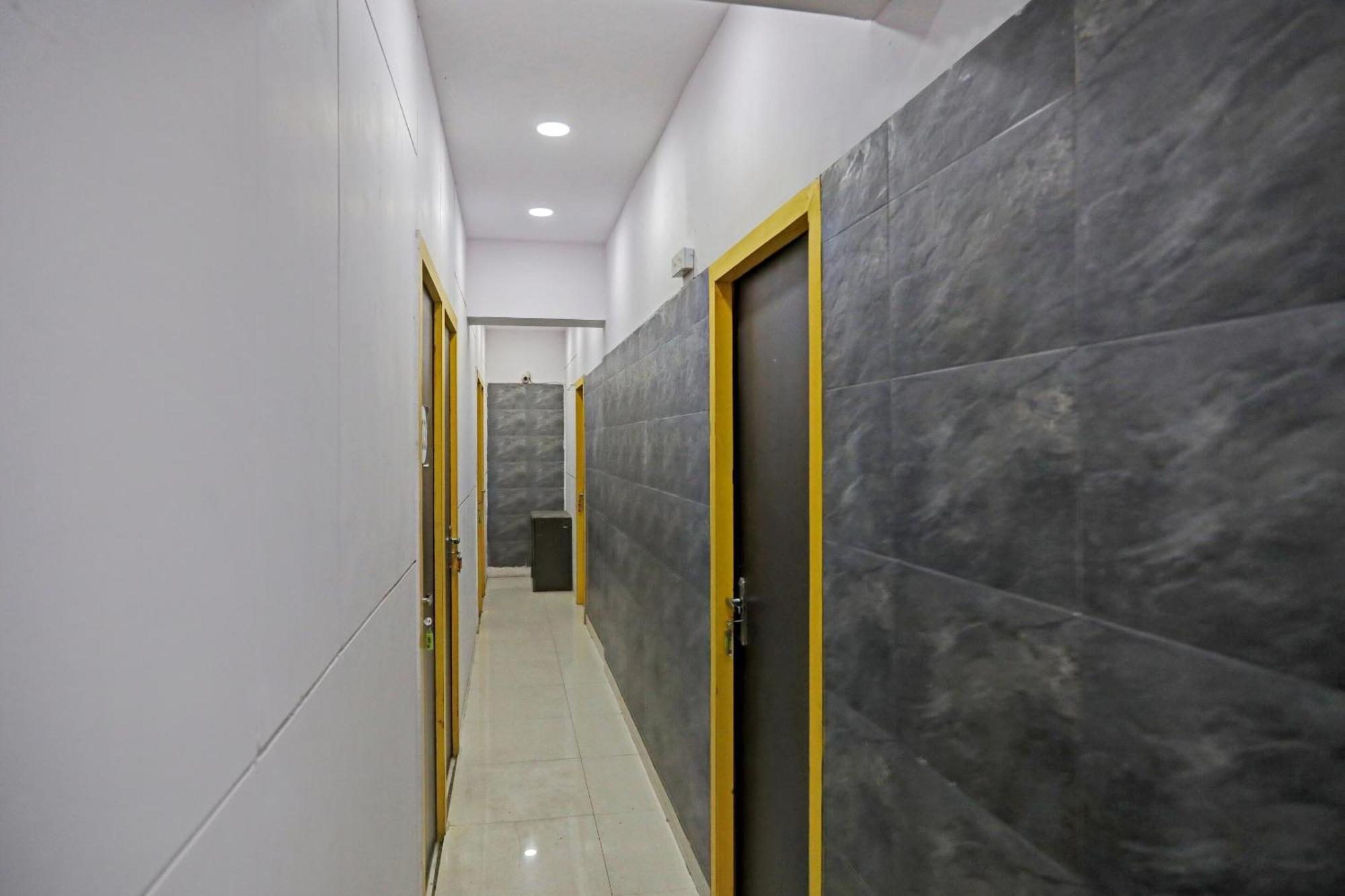 Hotel O North Campus New Delhi Eksteriør bilde