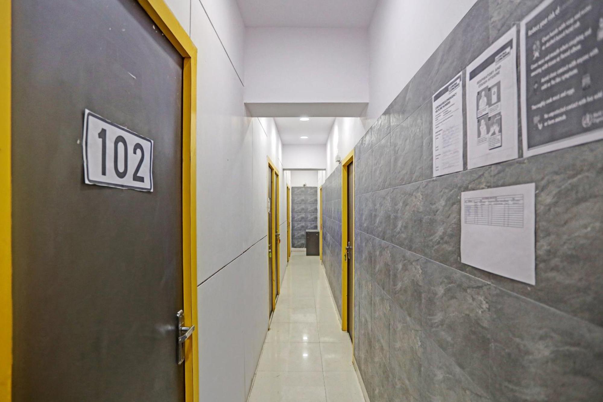 Hotel O North Campus New Delhi Eksteriør bilde